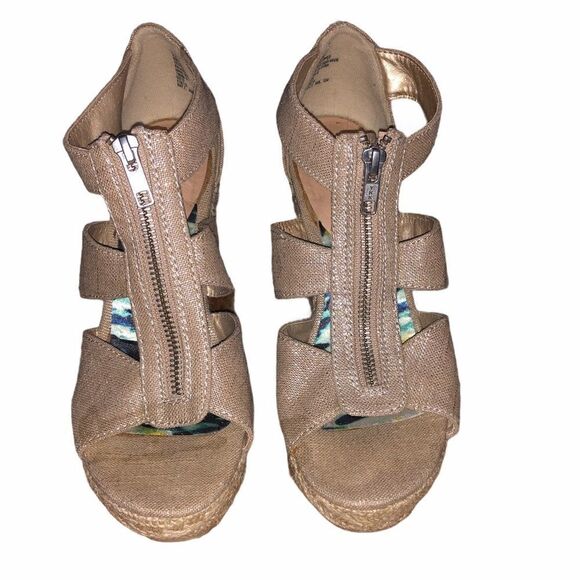 SM New York Tan Man Made Material Size 7.5 - Picture 1 of 4